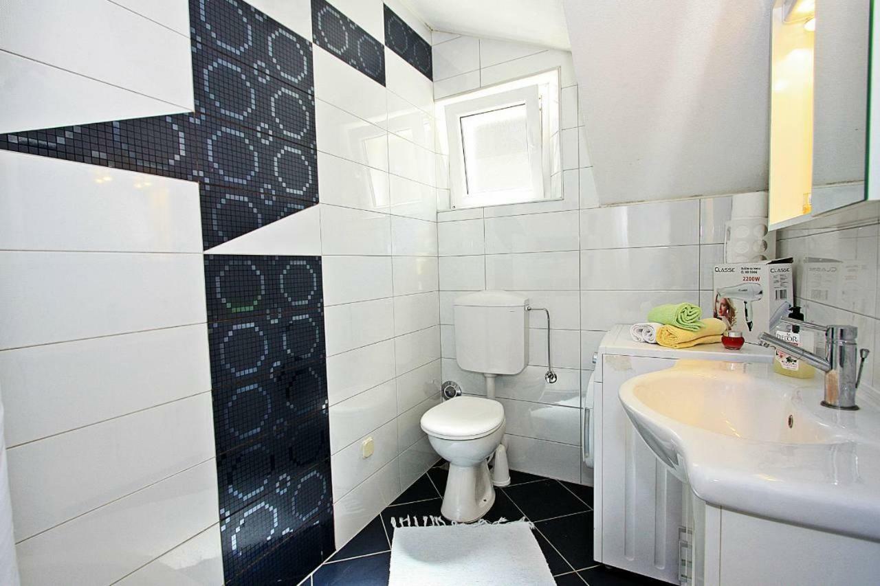 Apartmani Nila プチシャ エクステリア 写真