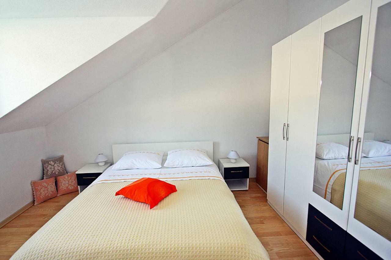 Apartmani Nila プチシャ エクステリア 写真