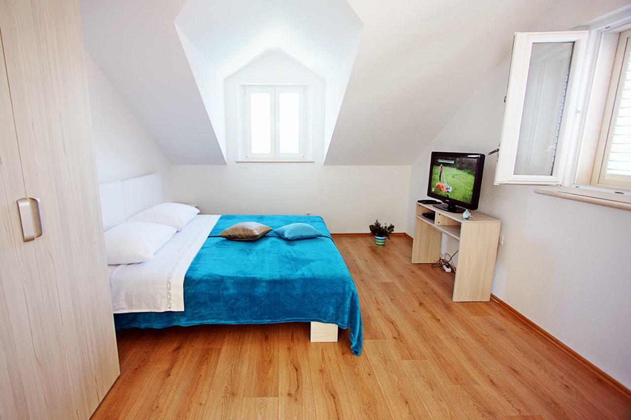 Apartmani Nila プチシャ エクステリア 写真