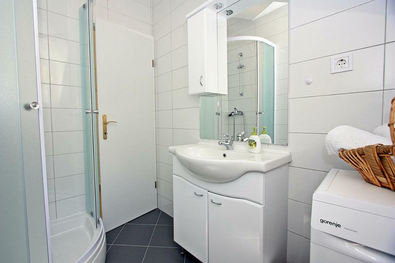 Apartmani Nila プチシャ エクステリア 写真